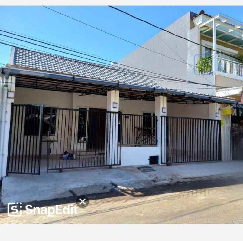 rumah siap huni di pondok chandra dekat club house