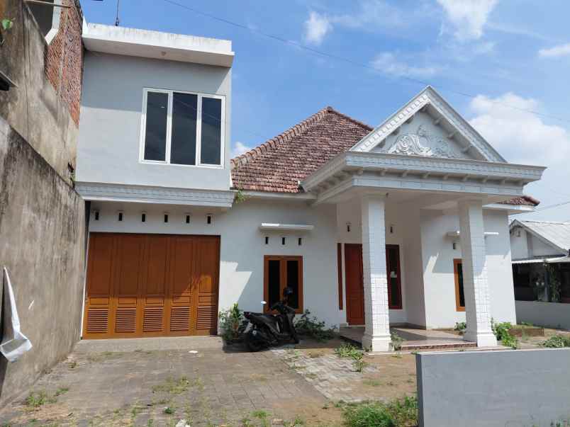 rumah siap huni lokasi di buring kota malang