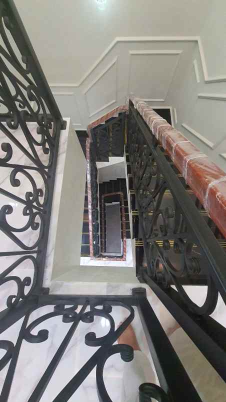 rumah srengseng sawah jagakarsa