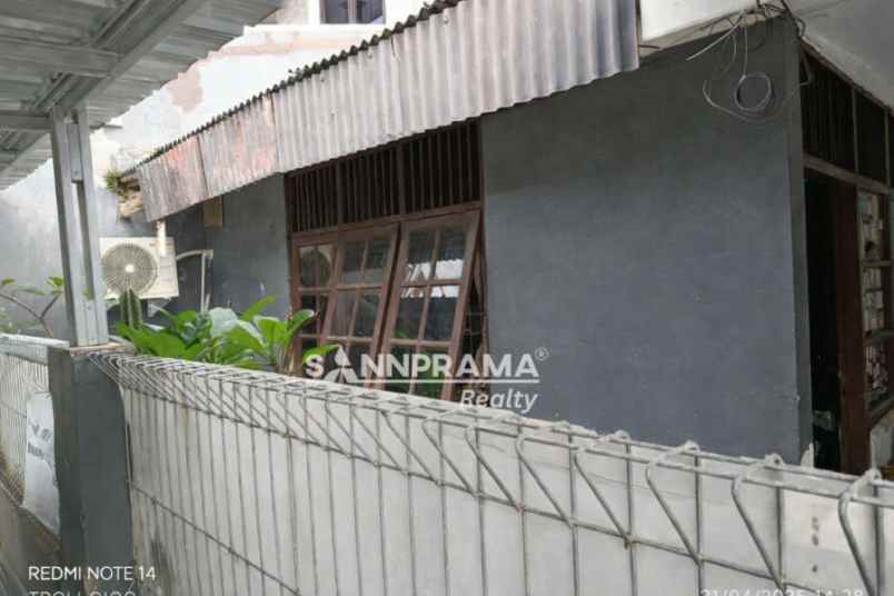 rumah strategis di perumnas depok 1 imelin