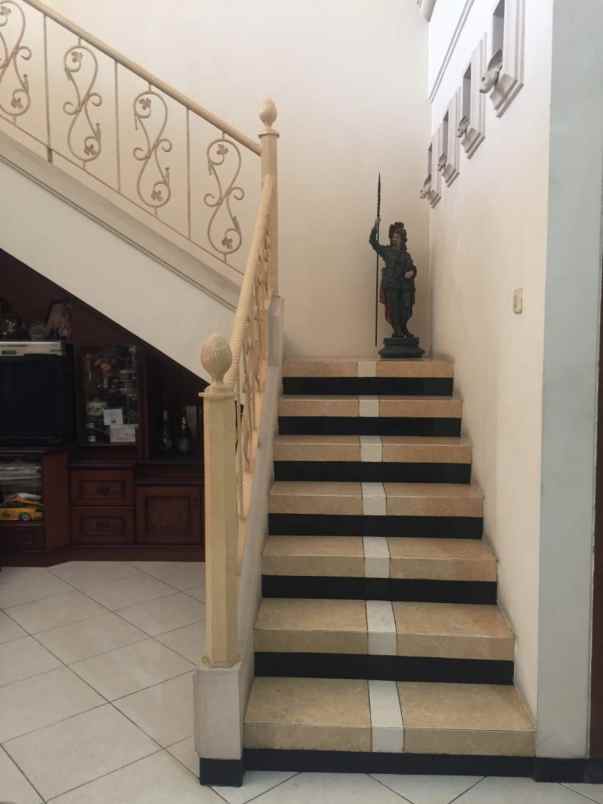 rumah sutorejo prima furnished 2 lantai