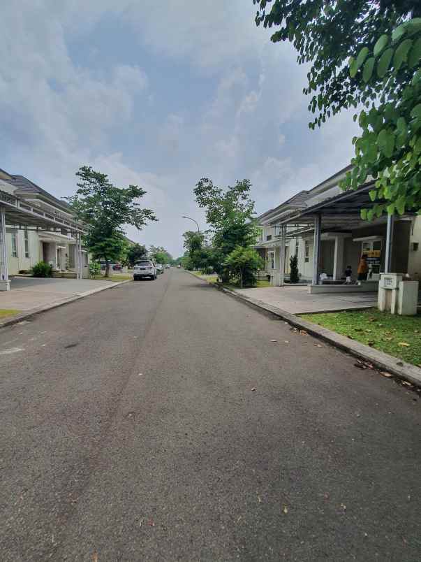 rumah suvarna sutera tangerang
