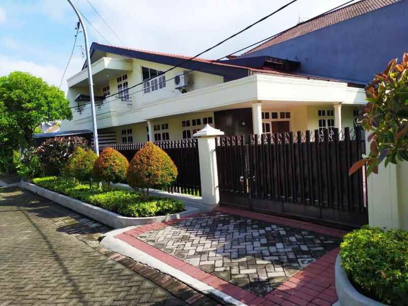 rumah usaha ketintang baru sby selatan
