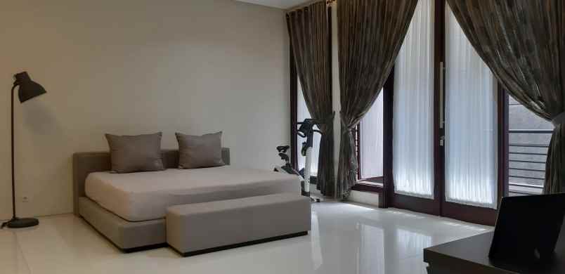 rumah villa gading indah