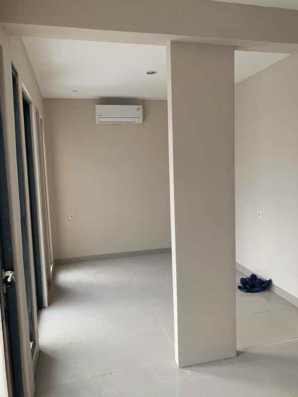 rumah wellington park sidoarjo row jalan 8 meter