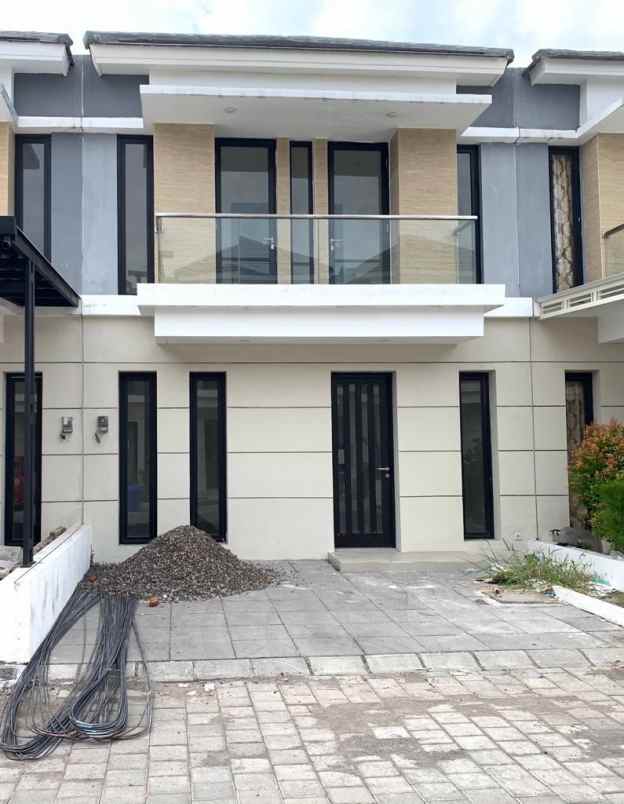 rumah wellington park sidoarjo row jalan 8 meter