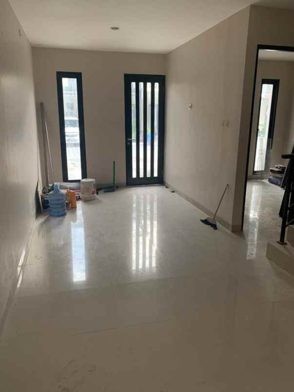 rumah wellington park sidoarjo row jalan 8 meter