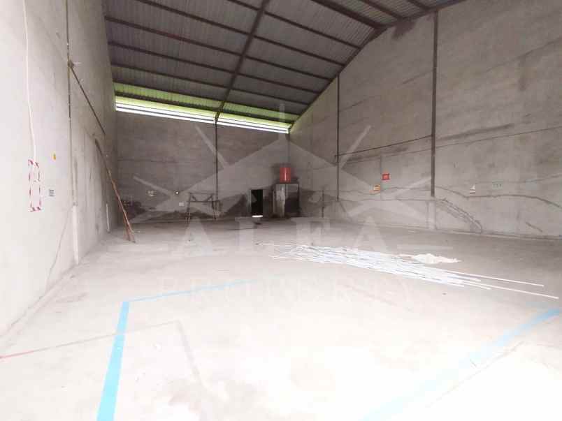 sewa gudang luas siap pakai jalur kontainer