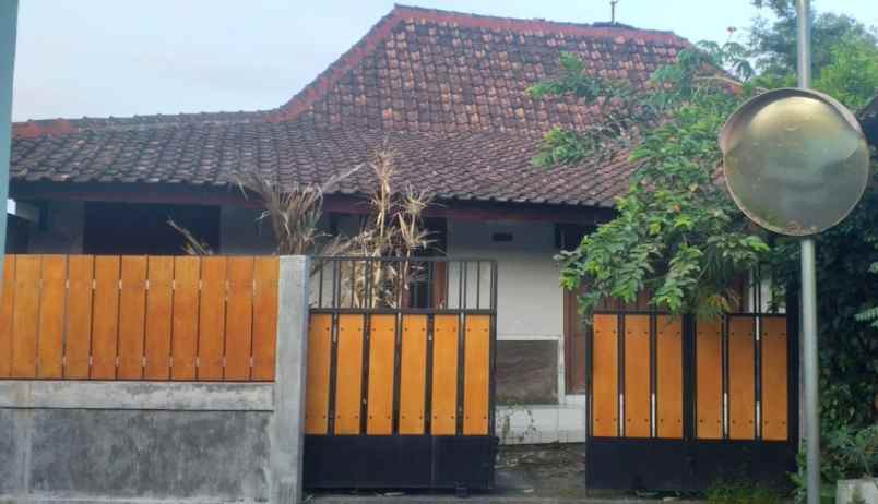 tanah dijual shm bonus rumah limasan