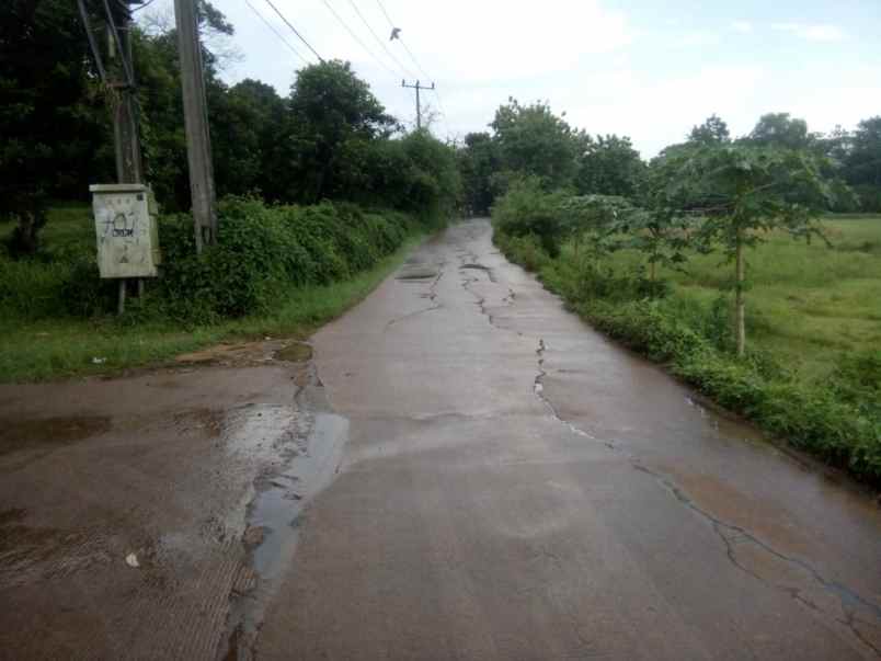 tanah jalan raya cikaregaman