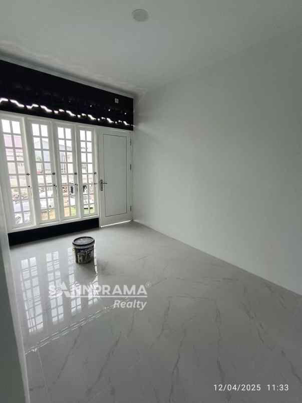 termurah di jaktim 2 lantai hanya 300 jutaan