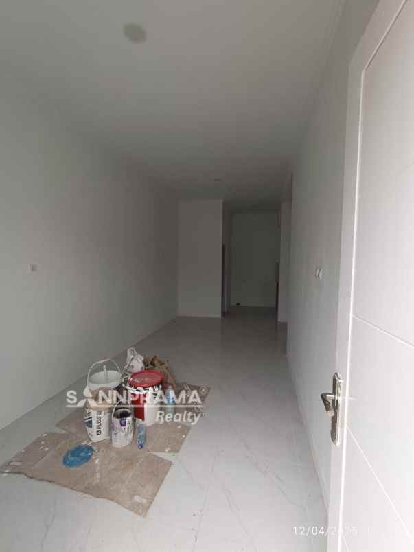 termurah di jaktim 2 lantai hanya 300 jutaan