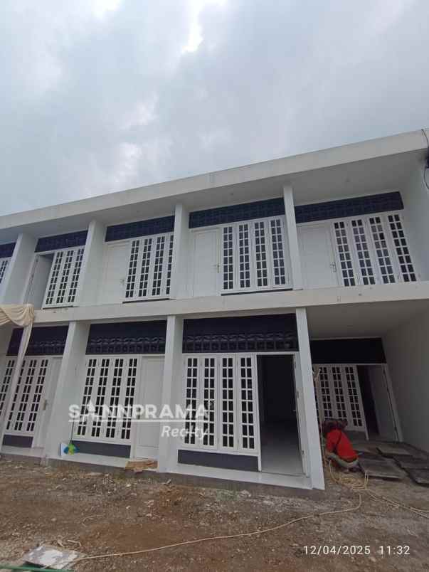 termurah di jaktim 2 lantai hanya 300 jutaan