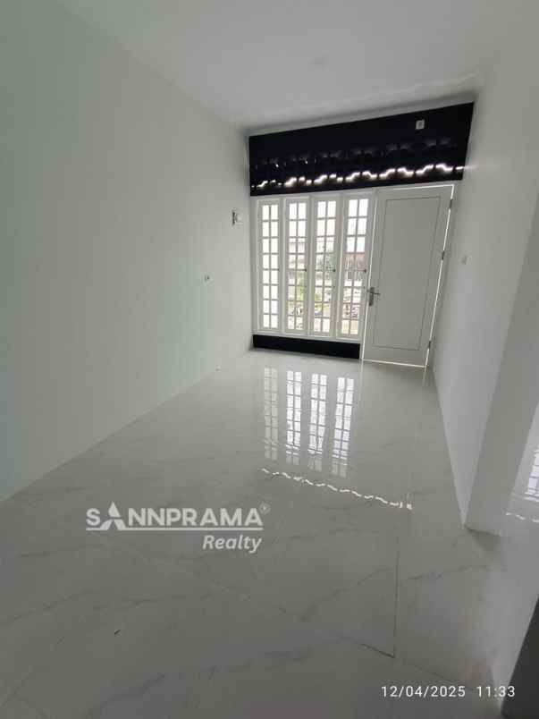 termurah di jaktim 2 lantai hanya 300 jutaan