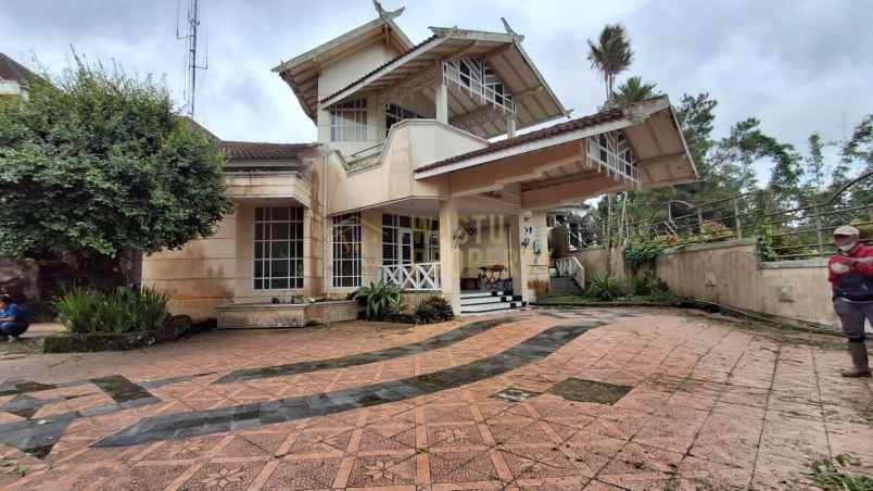 villa cantik dijual cepat di tugu udang kaliurang