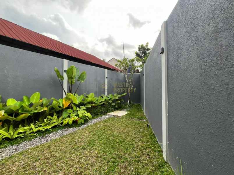 villa design klasik tanah luas di jalan besi jangkang