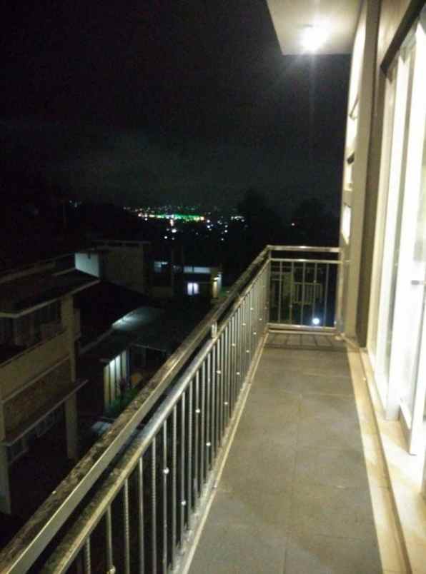 villa mewah 4 lantai di kusuma pinus kota batu