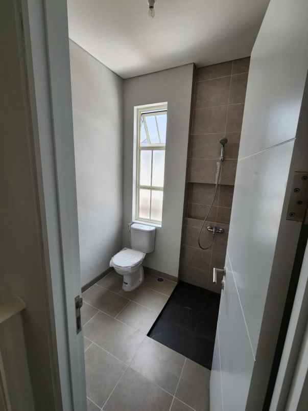 wisata bukit mas paddington rumah baru gress kosongan