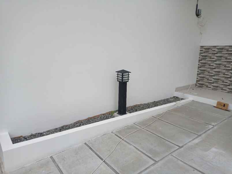 ahzavi rumah 2 lantai dekat gt jatiwarna