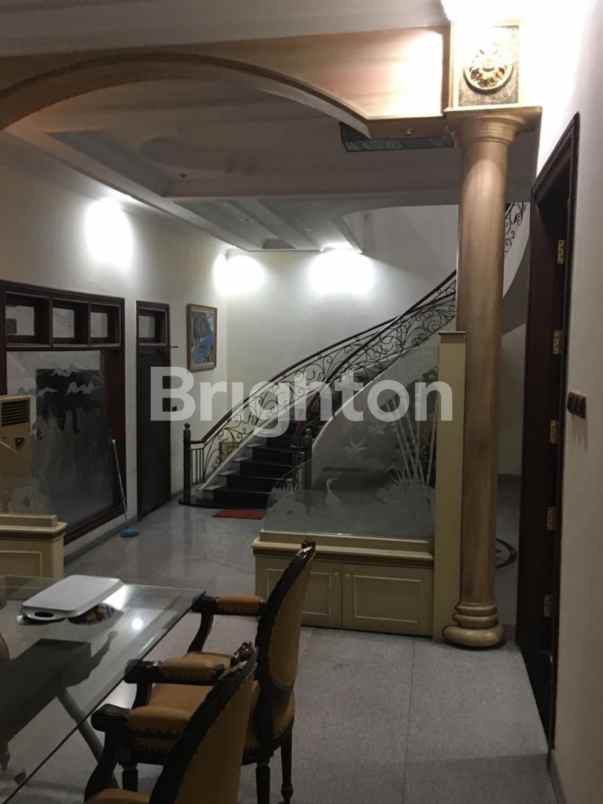 darmo hill 2 5 lantai ada r kantor interior cantik