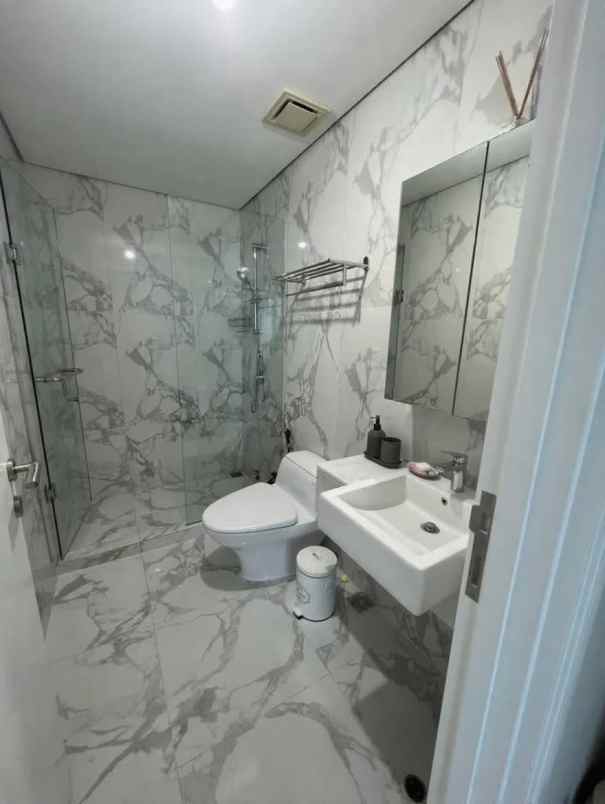 dijual apartemen ciputra world