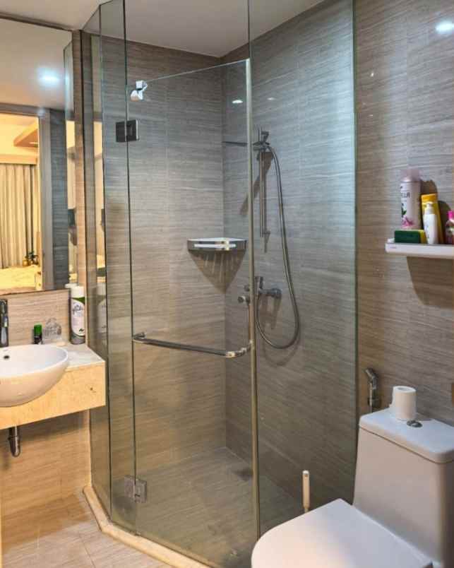 dijual apartemen pakuwon indah