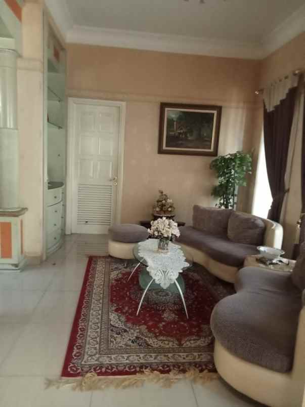 dijual central park mulyosari surabaya timur nego