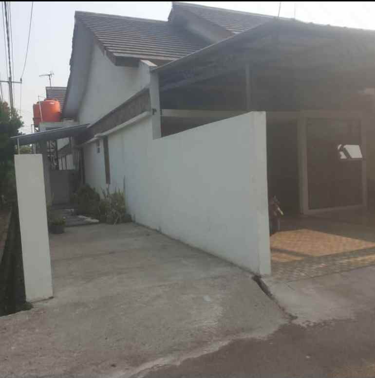 dijual cepat rumah siap huni lokasi di sayap podomoro