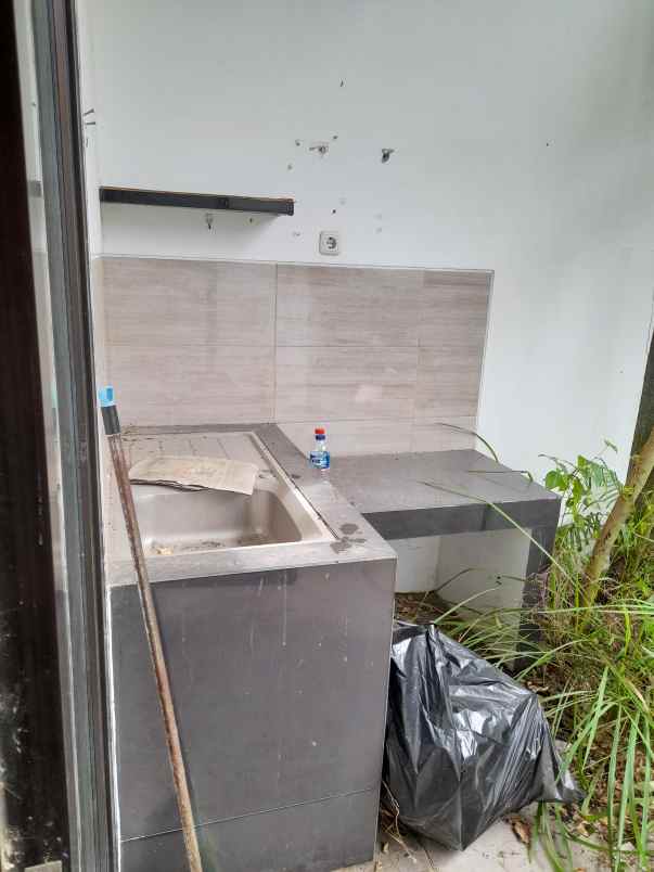 dijual cepat rumah tinggal lingkungan asri