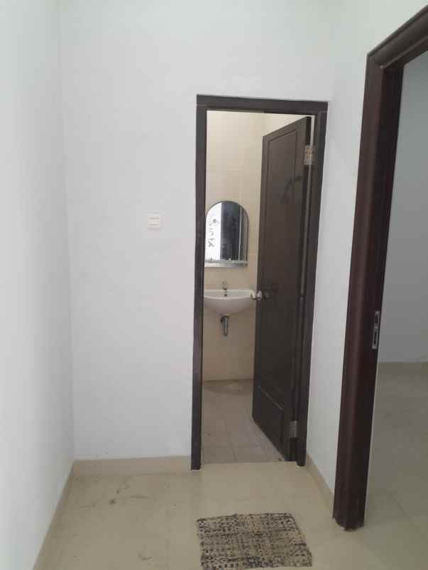 dijual cepat rumah tinggal lingkungan asri