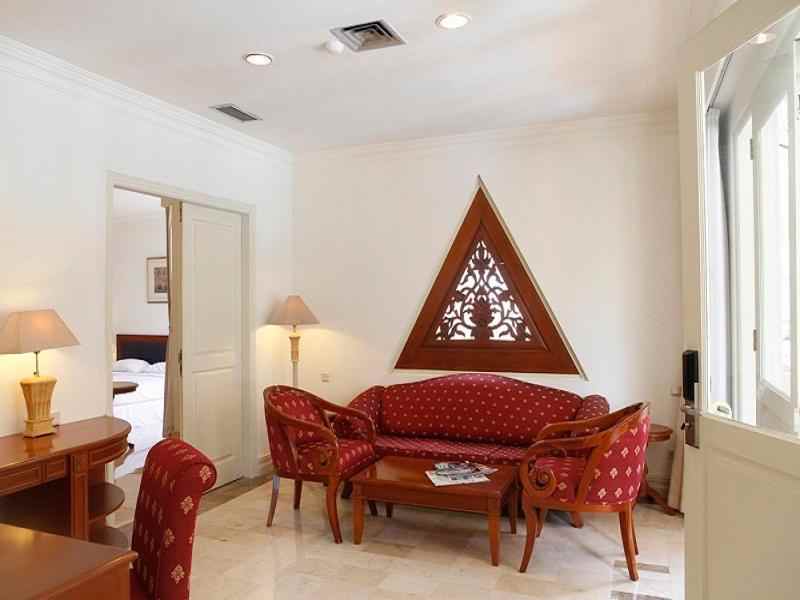 dijual hotel jl basuki rahmat kebonsari