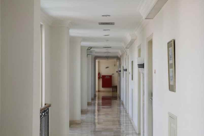 dijual hotel jl basuki rahmat kebonsari