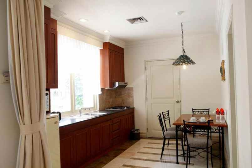 dijual hotel jl basuki rahmat kebonsari