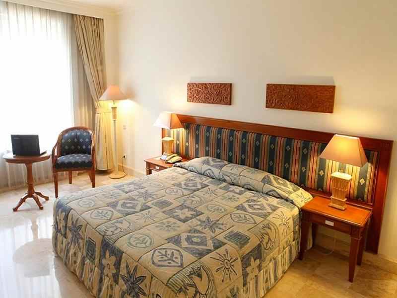 dijual hotel jl basuki rahmat kebonsari