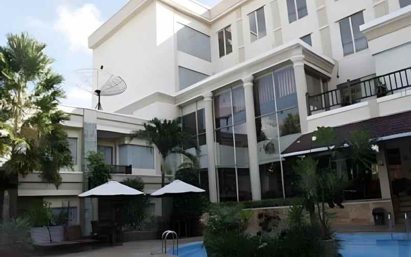 dijual hotel jl basuki rahmat kebonsari