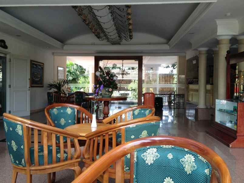 dijual hotel jl basuki rahmat kebonsari