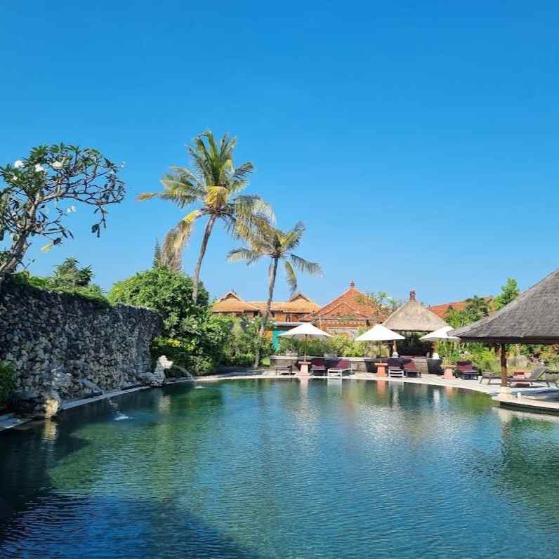 dijual hotel jl raya uluwatu