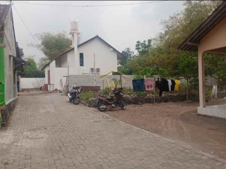 dijual kos carport 4 mobil di jalan damai yogyakarta