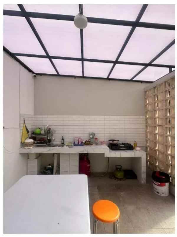 dijual kost jl mataharu