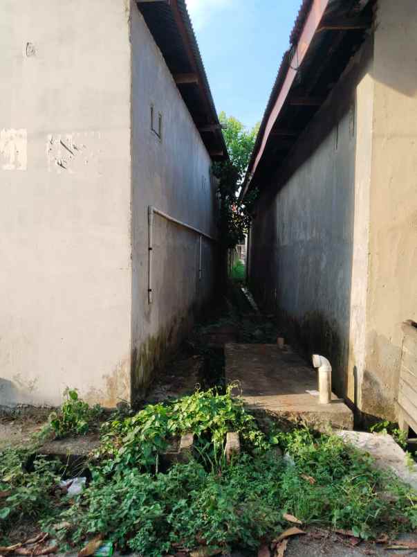 dijual kost jl pahlawan kerja