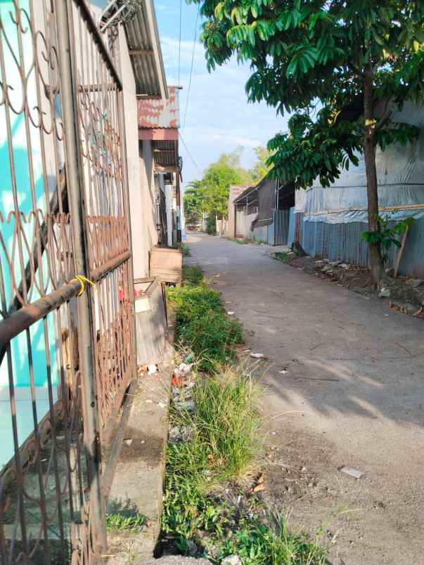 dijual kost jl pahlawan kerja