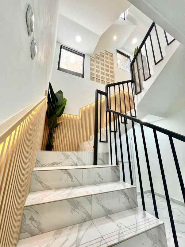 dijual kost jl tomang utara tomang kec