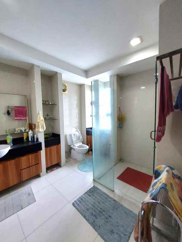 dijual ruko gudang kantor jl ring road utara