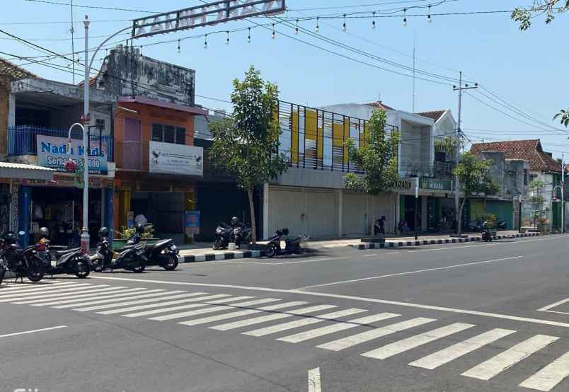 dijual ruko gudang kantor nganjuk