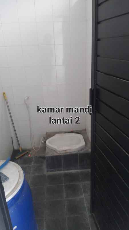 dijual rumah 2 lantai dekat ke pusat kota cimah