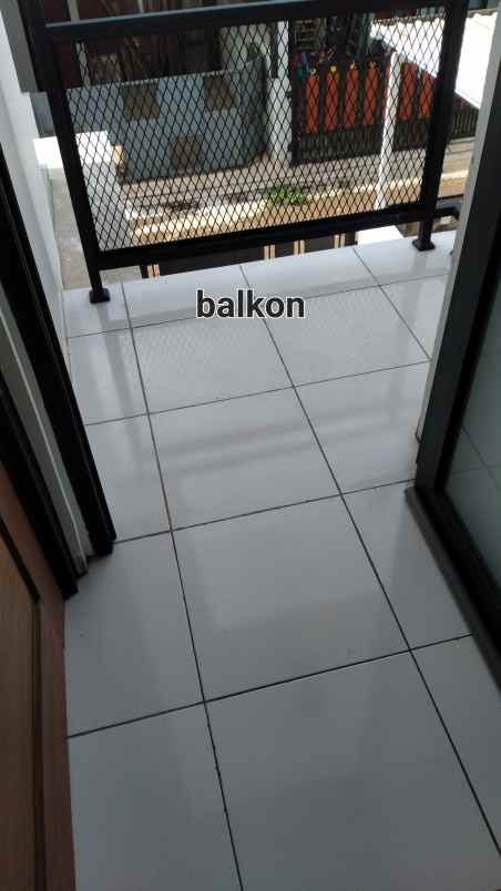 dijual rumah 2 lantai dekat ke pusat kota cimah