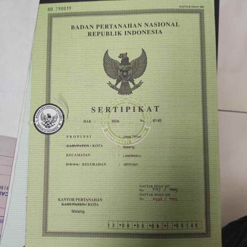 dijual rumah 2 lantai lokasi dinoyo kota malang