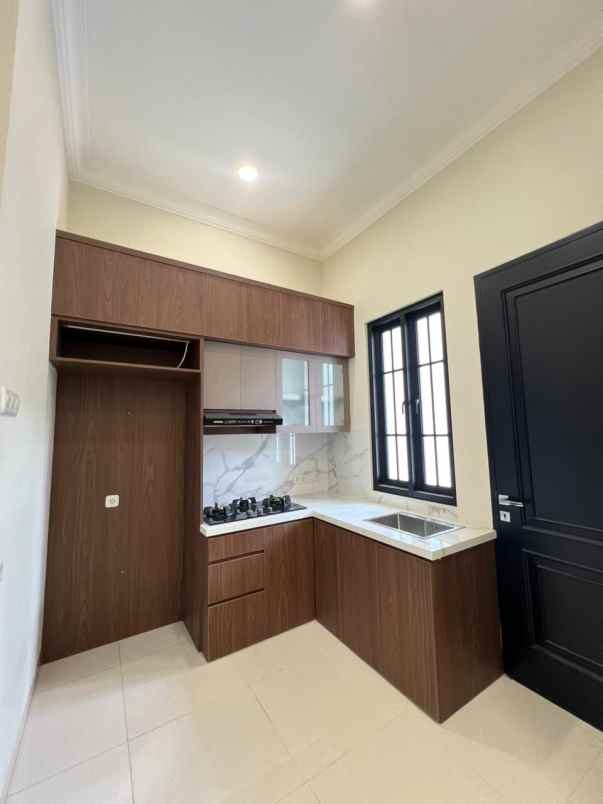 dijual rumah al azhar rawamangun
