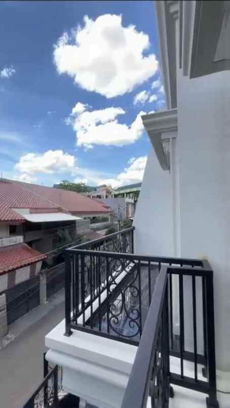 dijual rumah al azhar rawamangun