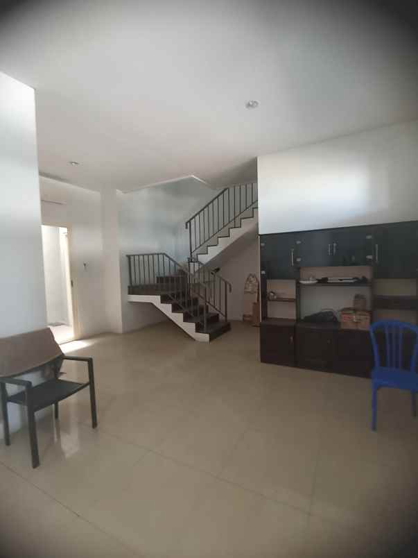 dijual rumah amarilis